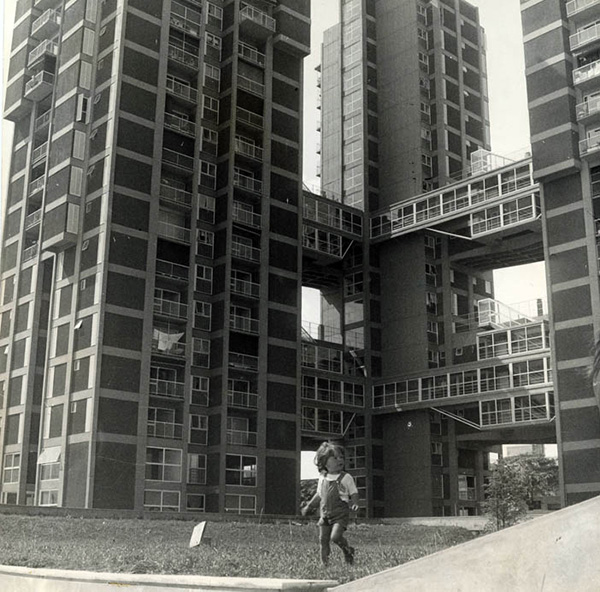 inaugurado-en-1973-el-conjunto-habitacional_rioja-ubicado-en-el-barrio-de-parque-patricios-1